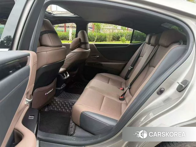 Lexus ES id 4314269 из Китая 9