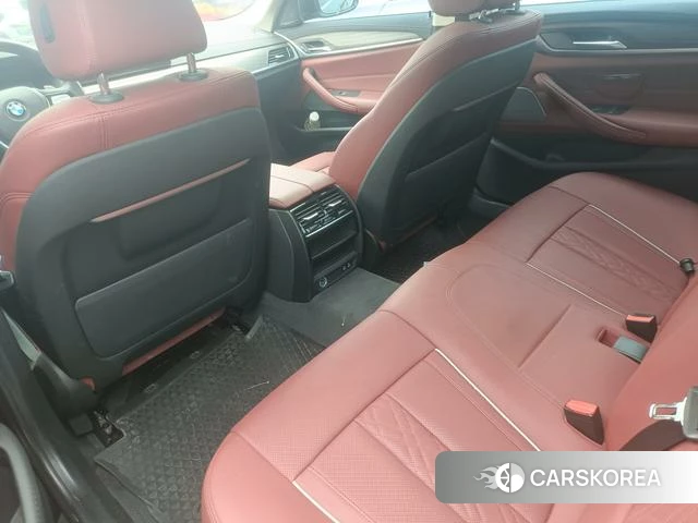 BMW 5 series 2023 Черный из Китая, фото 3