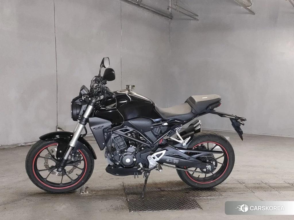 Проданный Honda CB250R 2018 из Японии, фото 2