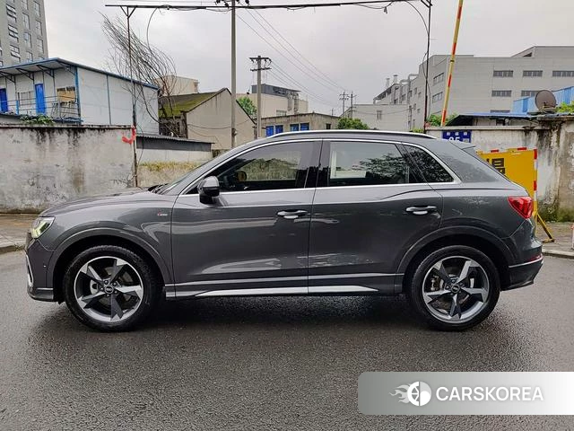 Audi Q3 2021 Темно-серый из Китая, фото 2
