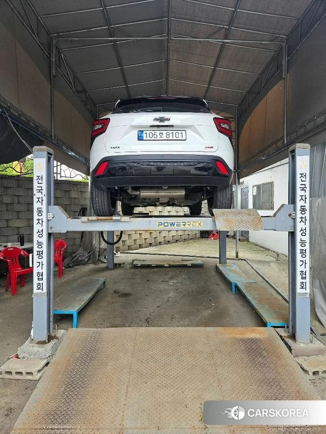 Chevrolet (GM Daewoo) Trax Crossover 2023 Белый из Кореи, фото 2