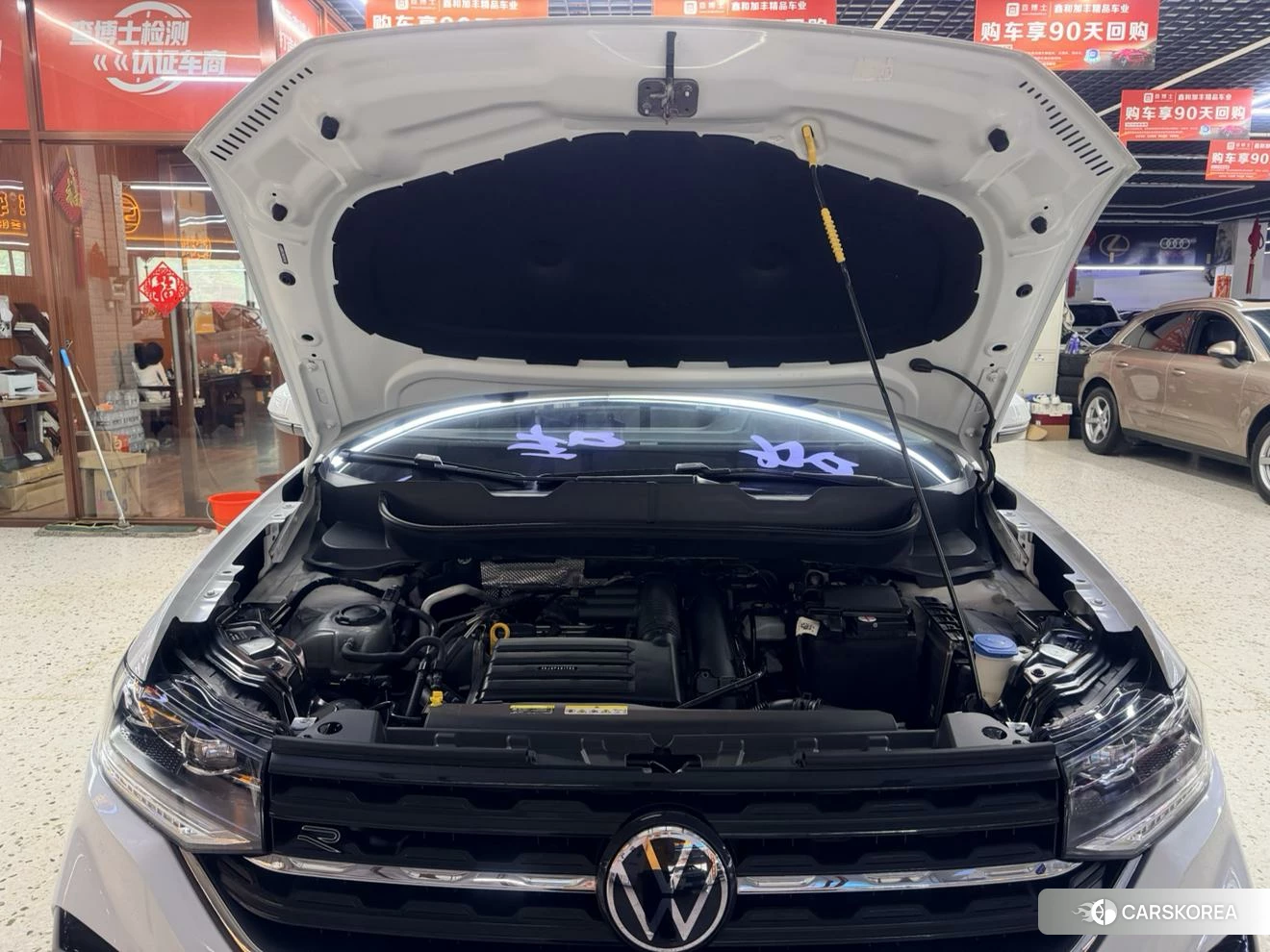 Volkswagen Exploring the shadow id 4493105 из Китая 12
