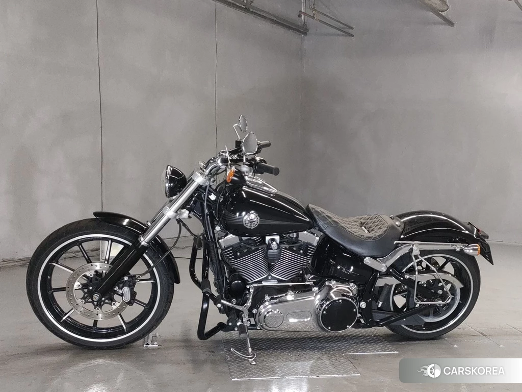 Проданный Harley-Davidson Softail Breakout FXSB 2015 из Японии, фото 2
