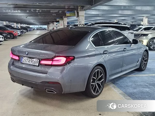 BMW 5 Series (G30) 2023 Серый из Кореи, фото 5