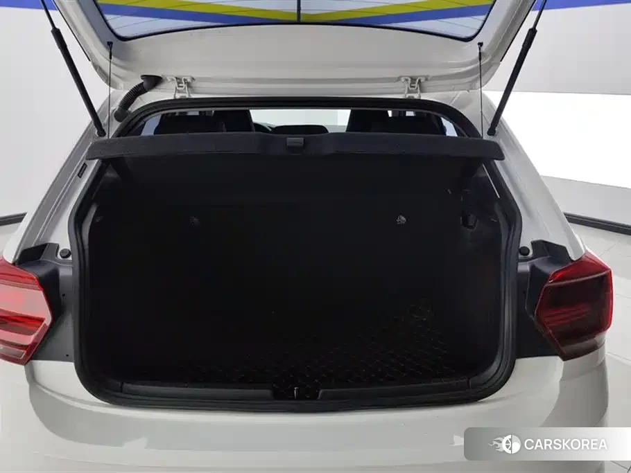 Volkswagen Polo id 4545700 из Китая 8