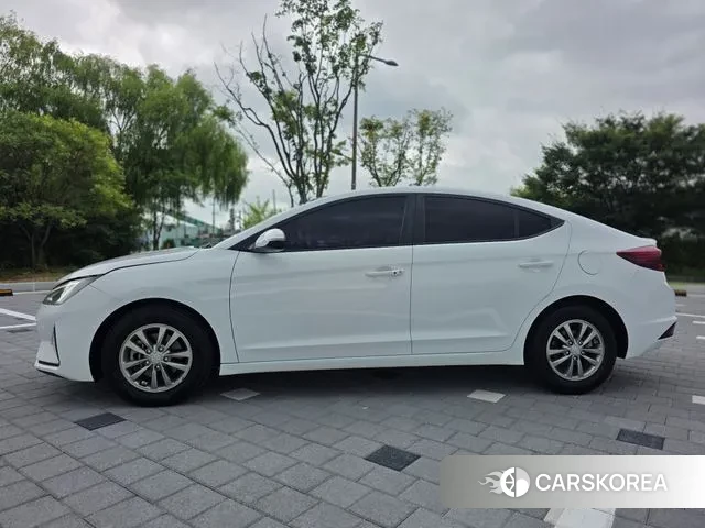 Hyundai Avante AD id 3039223 из Кореи 11