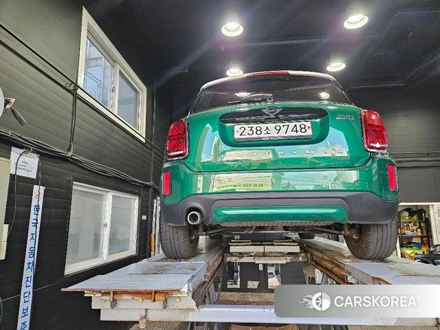 Mini Cooper Countryman 2022 Зеленый из Кореи, фото 2