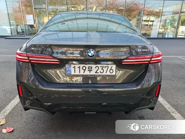 BMW 5 Series (G60) 2024 Черный из Кореи, фото 4