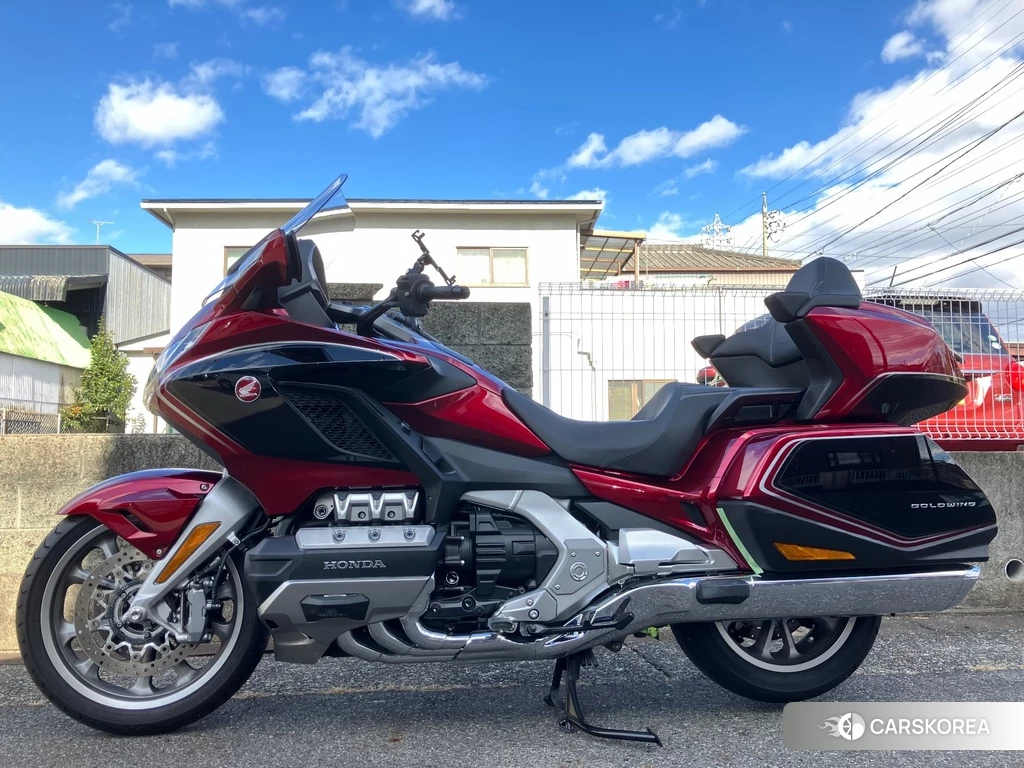 Проданный Honda GL1800 TOUR DCT 2020 из Японии
