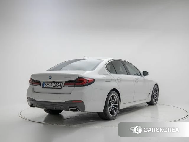 BMW 5 Series (G30) id 3852557 из Кореи 12