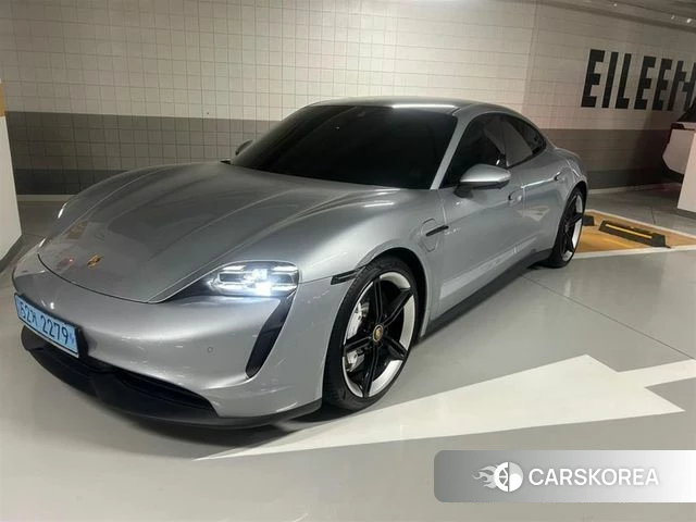Porsche Taycan 2022 Светло-серебряный цвет из Кореи, фото 3