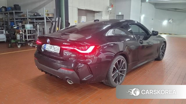 BMW 4 Series (G22) 2023 Черный из Кореи, фото 2