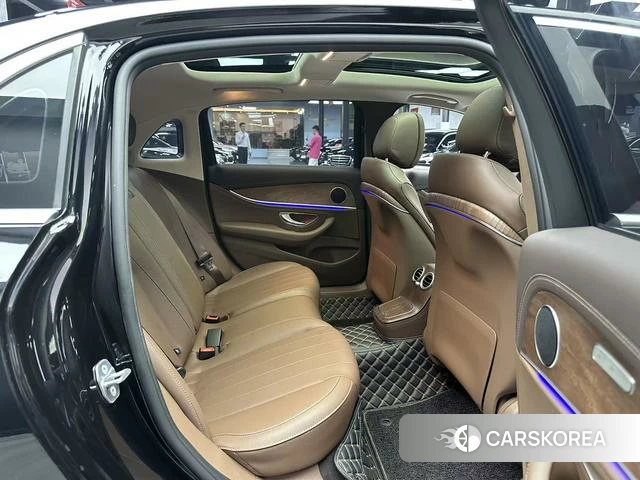 Mercedes-Benz E-class id 4299575 из Китая 7