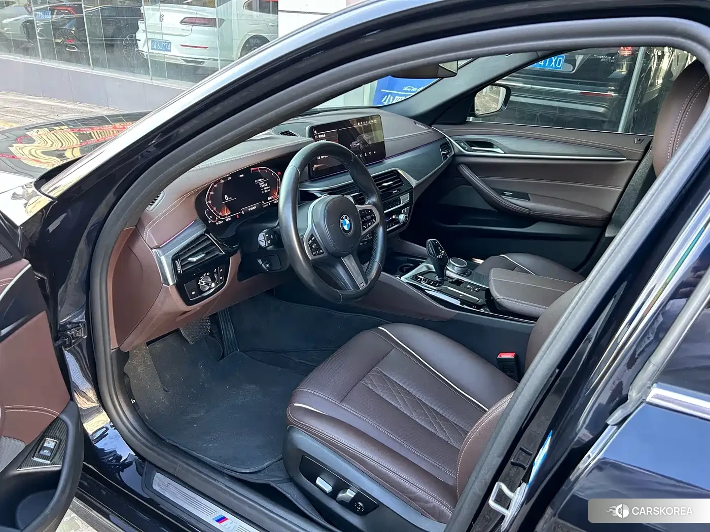 BMW 5 series 2021 Черный из Китая, фото 2