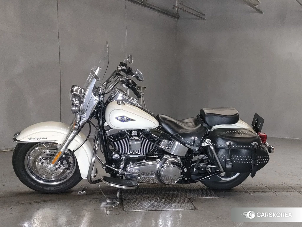 Проданный Harley-Davidson Heritage Softail Classic FLSTC1580 2015 из Японии