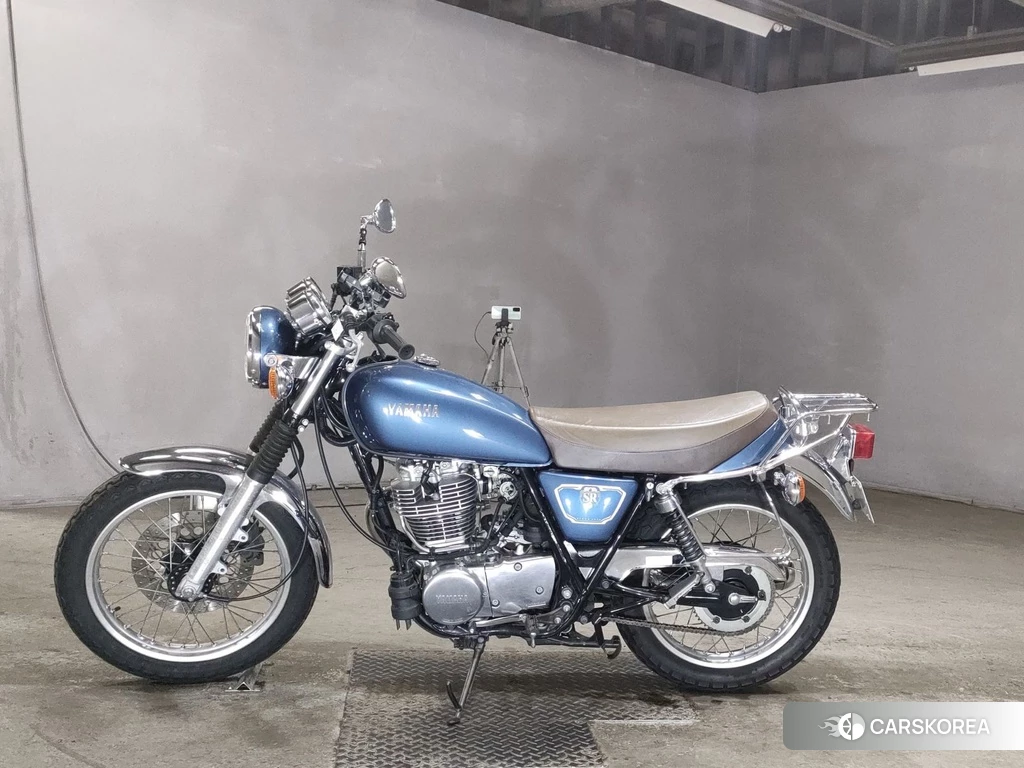 Проданный Yamaha SR 400 2020 из Японии, фото 2