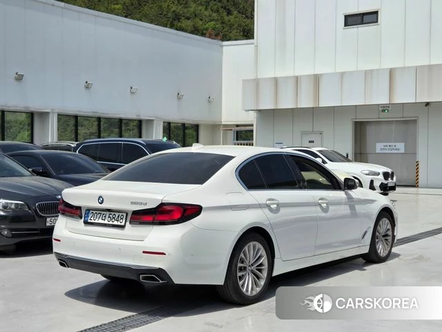 BMW 5 Series (G30) 2021 Белый из Кореи, фото 3