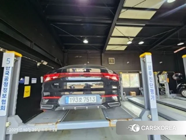 Kia K5 3rd generation 2022 Черный из Кореи, фото 2