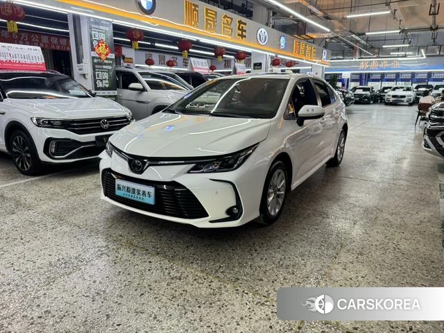 Toyota Corolla 2021 Белый из Китая, фото 2
