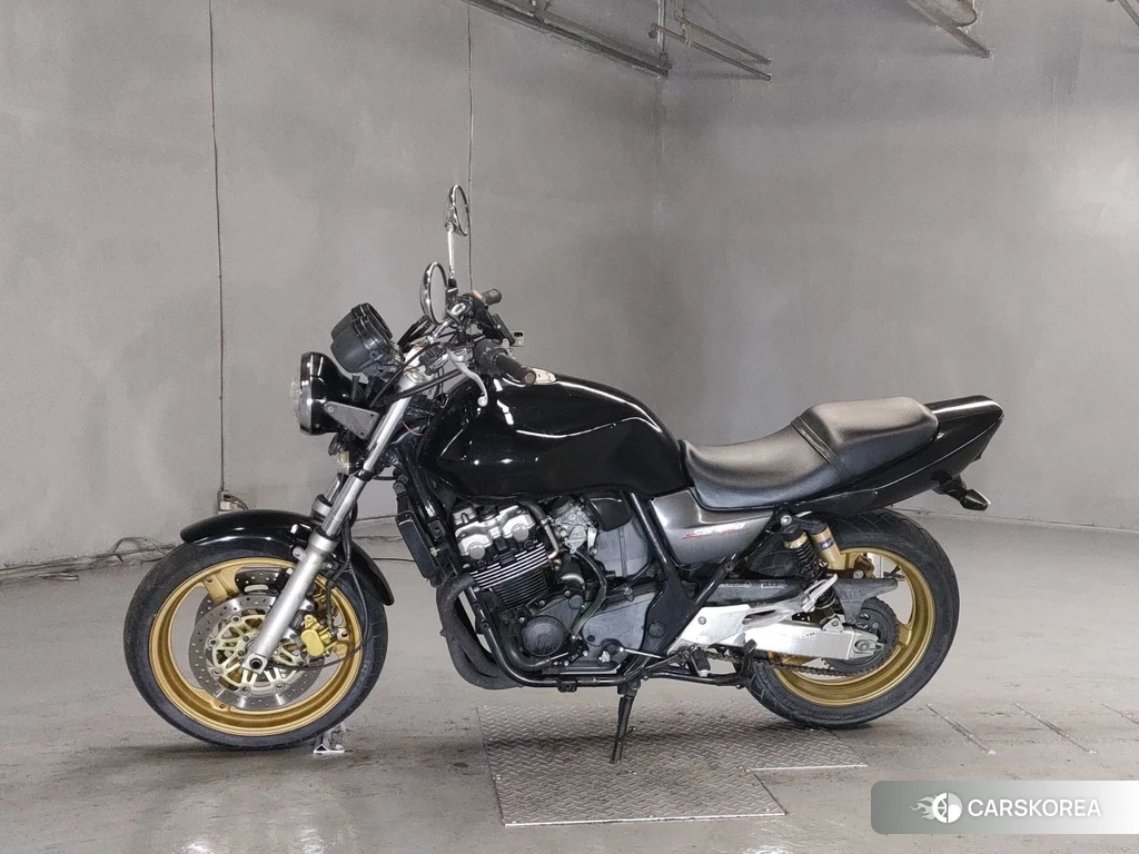 Проданный Honda CB400SF 2021 из Японии, фото 2