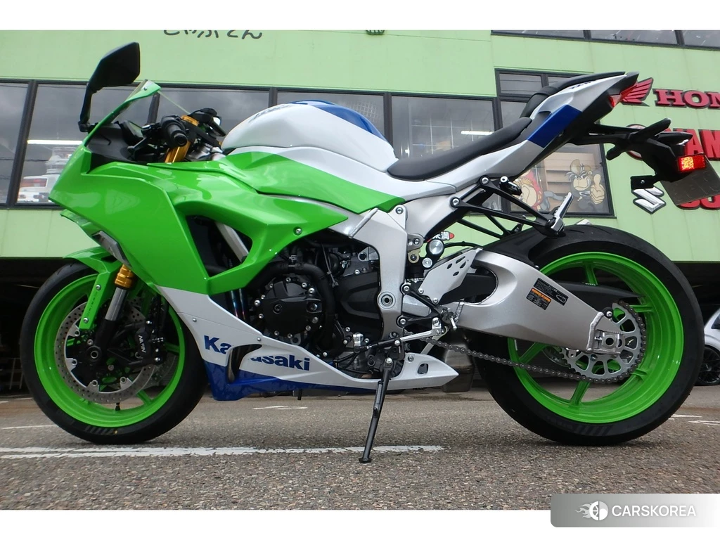 Проданный Kawasaki NINJA ZX-6R 2024 из Японии