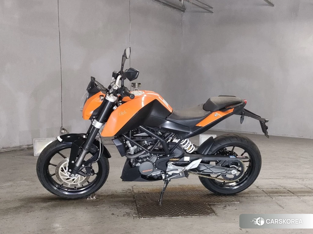 Проданный KTM 125 DUKE 2011 из Японии, фото 2