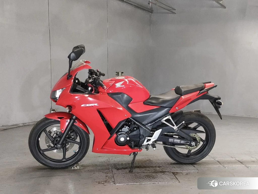 Проданный Honda CBR250R 2015 из Японии