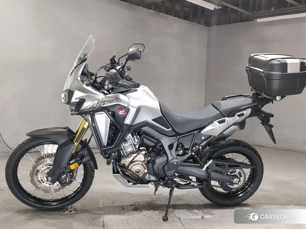 Проданный Honda CRF1000L AFRICA TWIN 2016 из Японии
