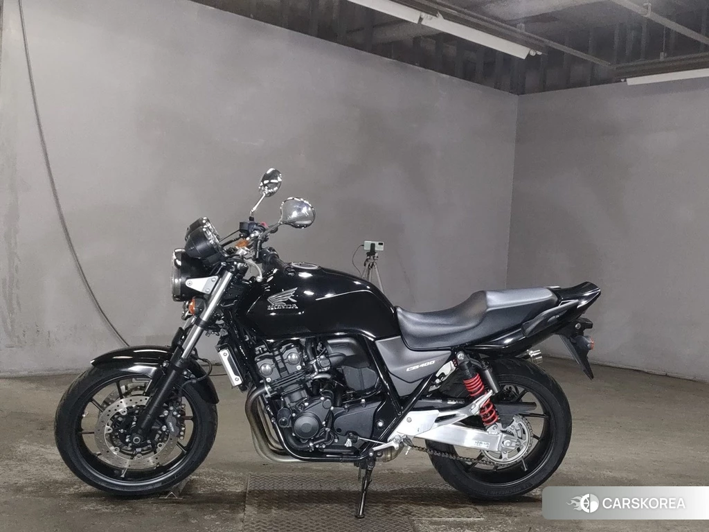 Проданный Honda CB400SF 2020 из Японии, фото 2