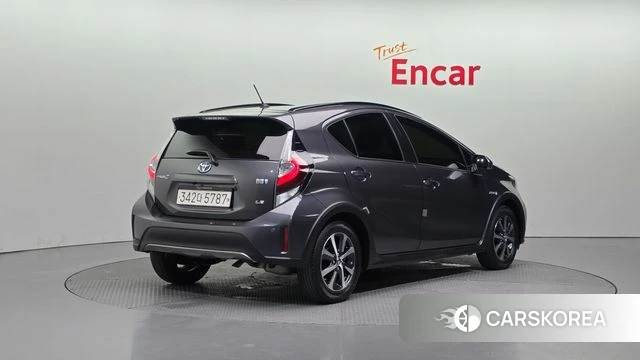Toyota Prius C id 4402561 из Кореи 12