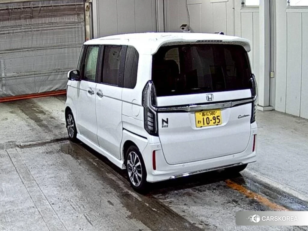 Honda N-Box 2023 из Японии, фото 2