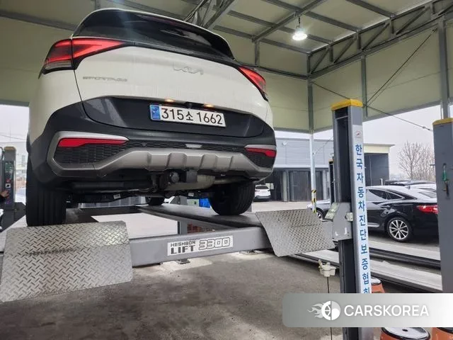 Kia Sportage 5th Generation 2023 Белый из Кореи, фото 2