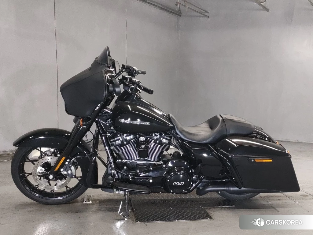 Проданный Harley-Davidson Street Glide FLHXS1870 2020 из Японии, фото 2