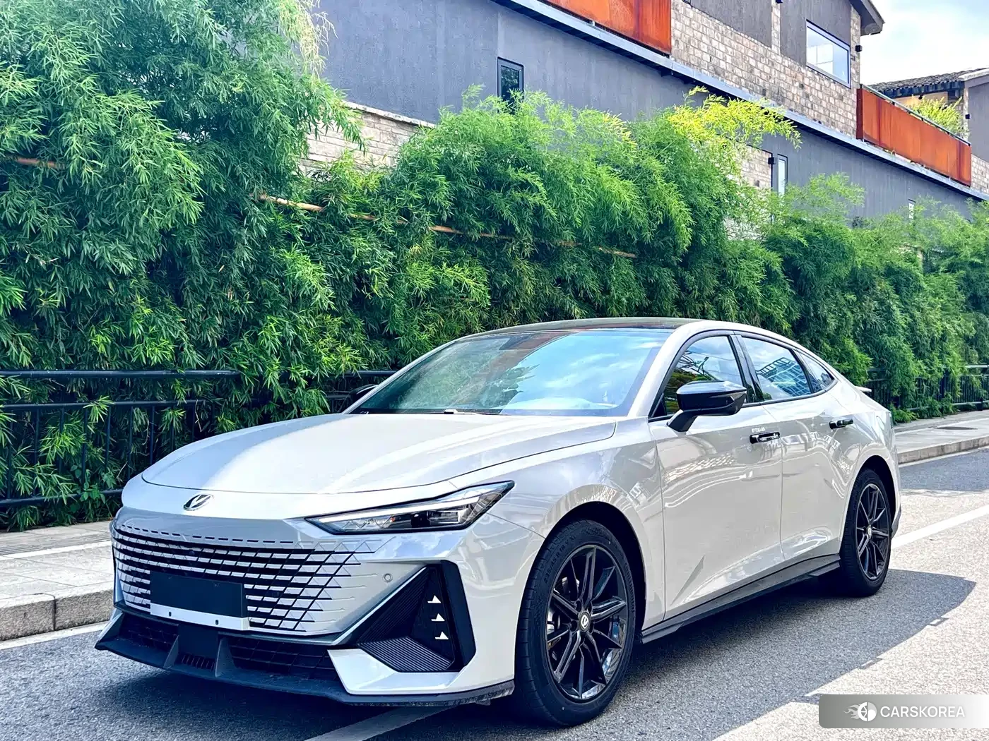 Chang'an UNI-V id 4601110 из Китая 7