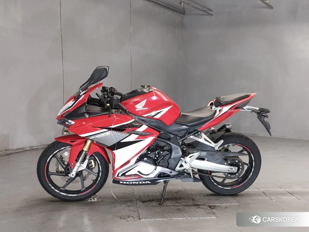 Проданный Honda CBR250RR 2017 из Японии, фото 2