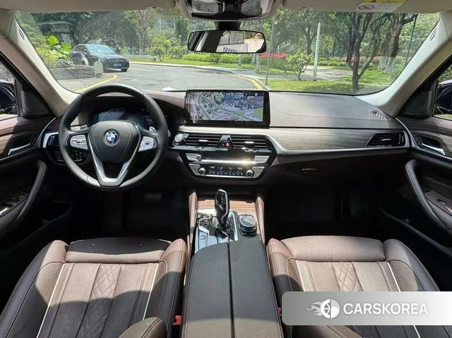 BMW 5 series 2023 Черный из Китая, фото 3