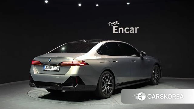 BMW 5 Series (G60) id 4565532 из Кореи 12