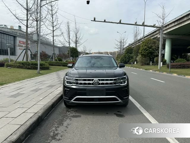 Volkswagen Tourang 2023 Черный из Китая, фото 2