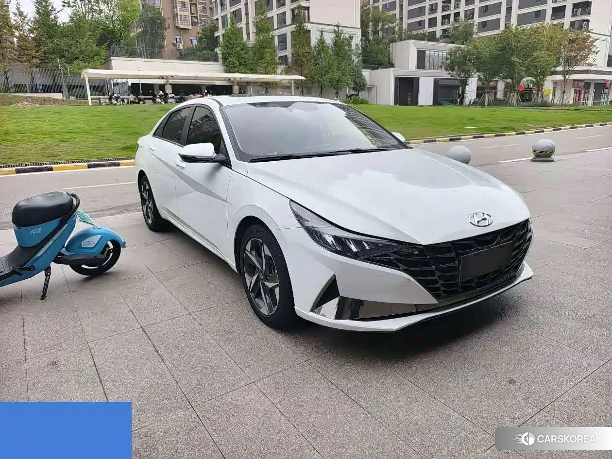 Hyundai Elantra 2022 Белый из Китая, фото 2