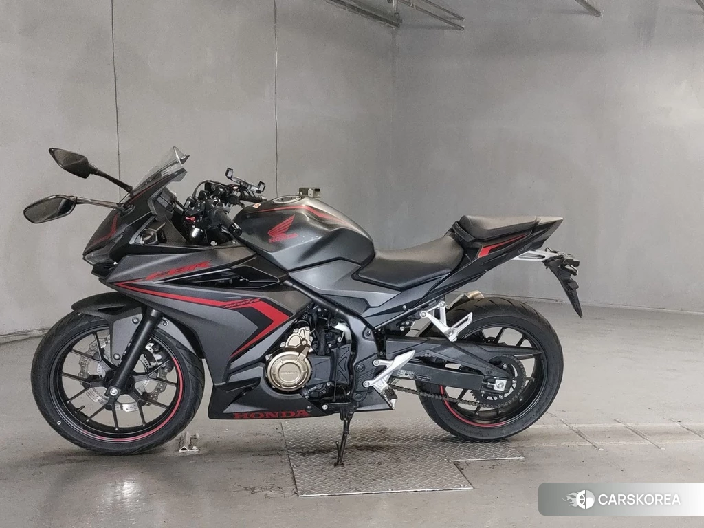Проданный Honda CBR400R 2019 из Японии
