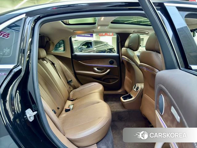 Mercedes-Benz E-class 2021 Черный из Китая, фото 2