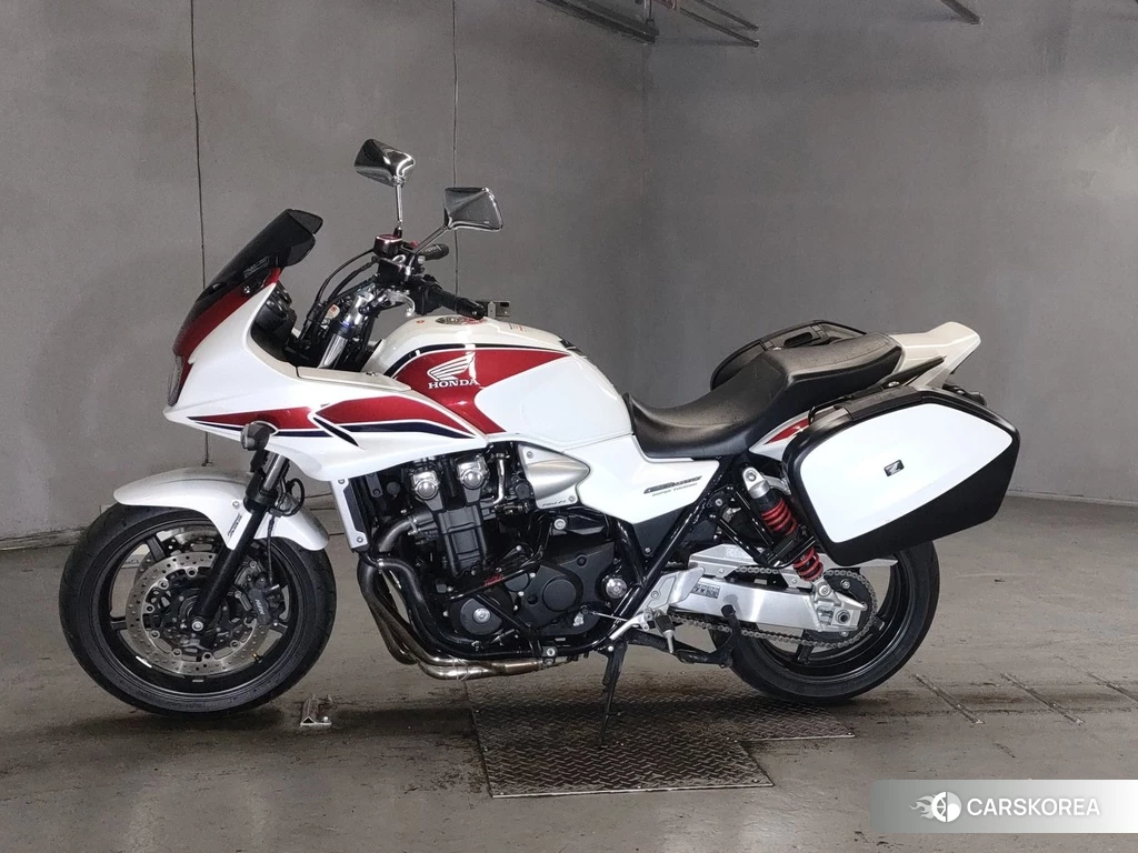Проданный Honda CB1300ST 2010 из Японии, фото 2