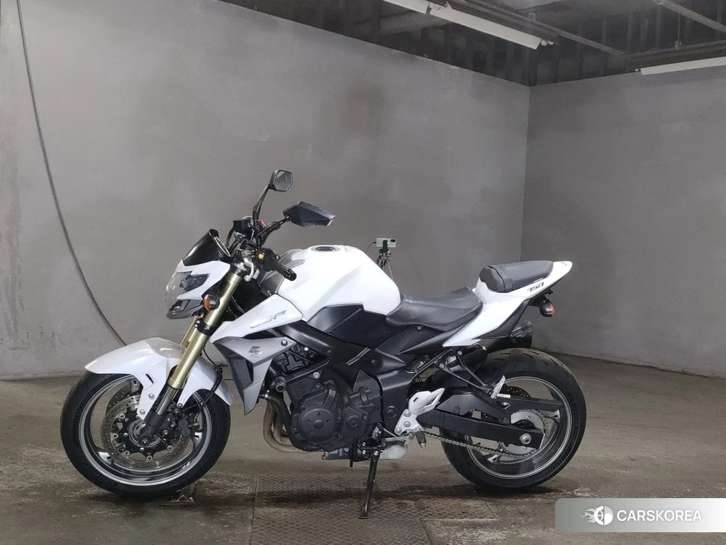 Проданный Suzuki GSR750 2013 из Японии, фото 2