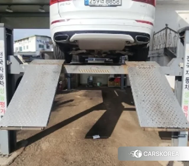 Volvo XC60 second Generation 2020 Белый из Кореи, фото 2