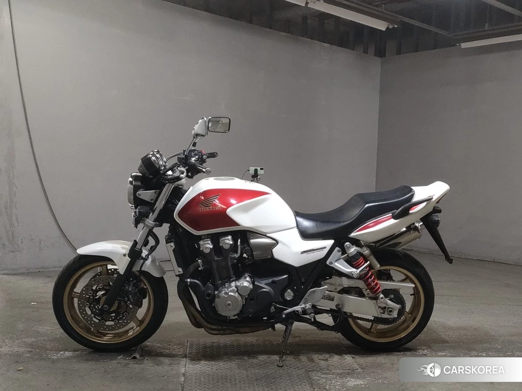 Проданный Honda CB1300SF 2012 из Японии, фото 2
