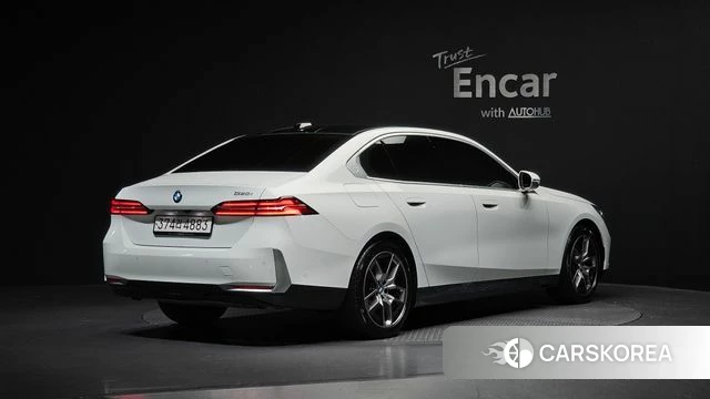 BMW 5 Series (G60) id 3841534 из Кореи 12