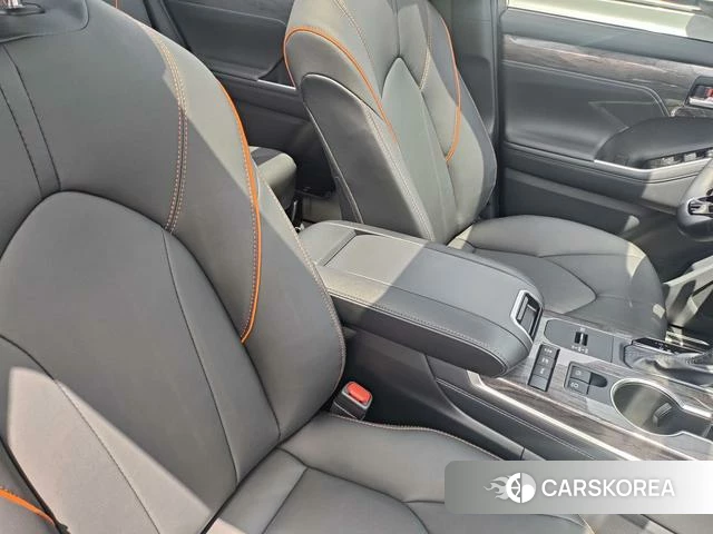 Toyota Crown Lufang 2025 Белый из Китая, фото 4
