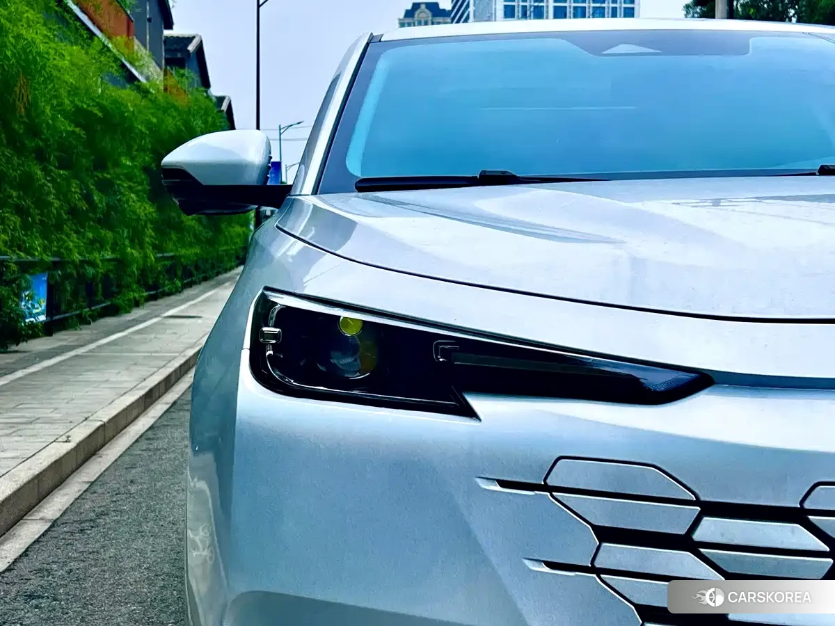 Chang'an Changan UNI-K 2022 Белый из Китая, фото 6