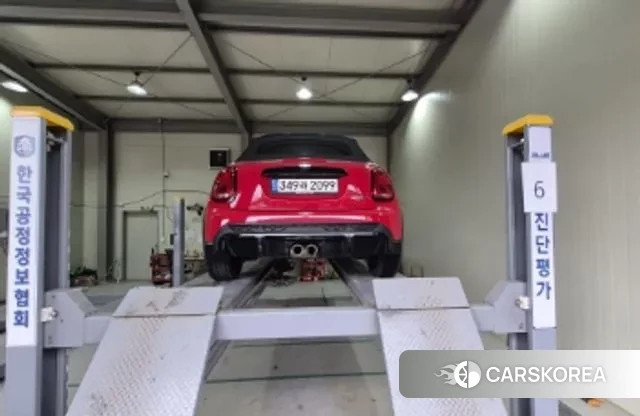 Mini Cooper S Convertible 2022 Красный из Кореи, фото 2