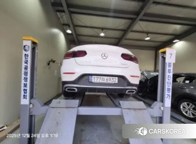 Mercedes-Benz GLC-Class X253 2023 Белый из Кореи, фото 2